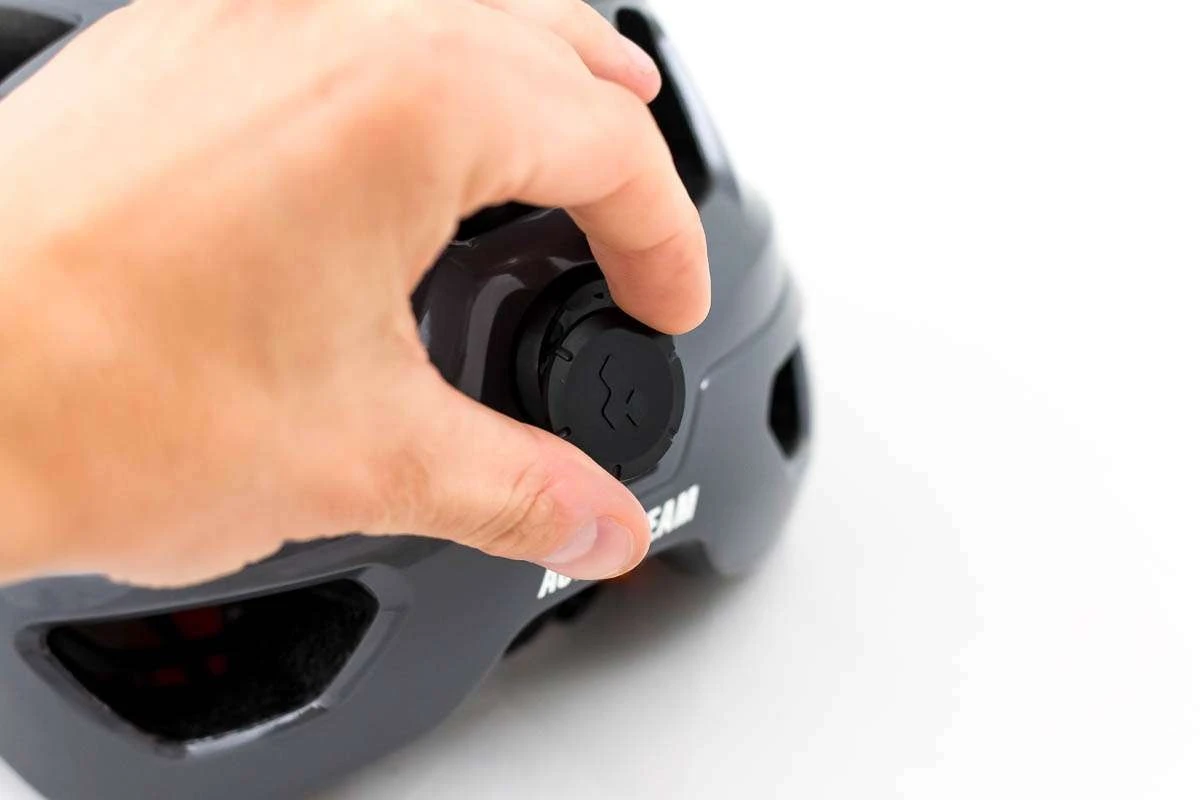 Cube Helmet LED Tail Light 6 Cube Helmet LED Tail Light - Image 4